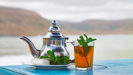 شرب 5 أكواب من الشاي يوميًا يحسن التركيز والوظائف الدماغية